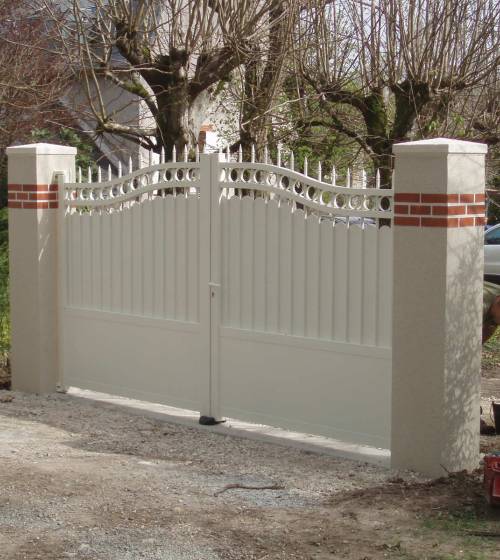 Piles et portail finis à CHAMBON SUR CISSE (41)