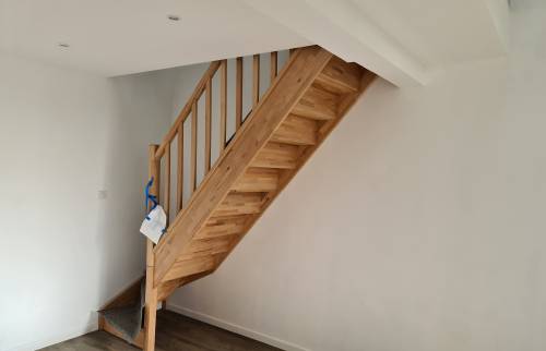 Rénovation d’appartement à Boulogne-sur-Mer : l'escalier menant à la mezzanine