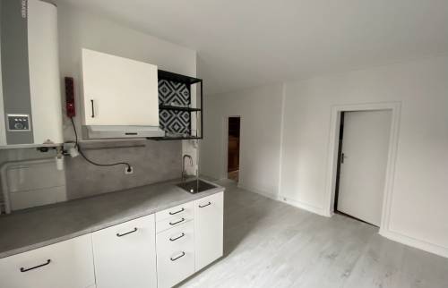 Travaux dans une maison à Clairfontaine (78120) : rénovation du sol