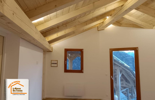 agrandissement maison Peisey-Nancroix, création chambre et salle de bain, artisans qualifiés Albertville, travaux extension, accompagnement courtier en travaux