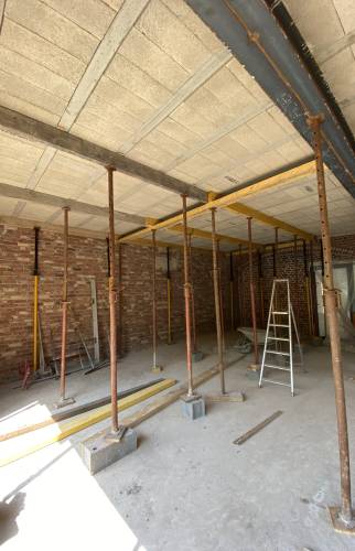 Création d'un plancher béton sur poutrelles acier et hourdis 