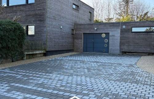 Résultat final du projet d’aménagement de cour – pavage extérieur 