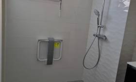 Douche en faïence 3D