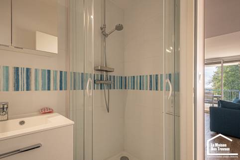 Création d'une nouvelle douche dans un appartement dans le Morbihan