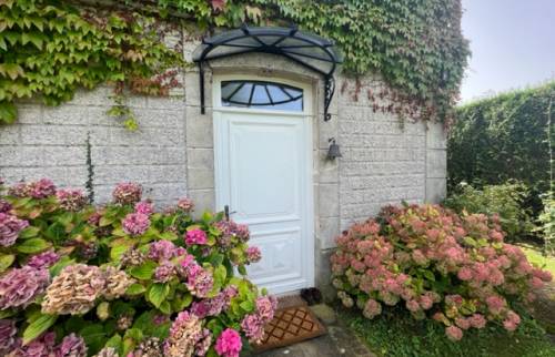 Nouvelle porte d'entrée et marquise à St Gatien des Bois