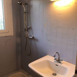 Agrandissement, rénovation et décoration d'une petite salle d'eau - CELINE JOUVANCEAU - La Maison Des Architectes