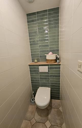 Vue sur les WC suspendus