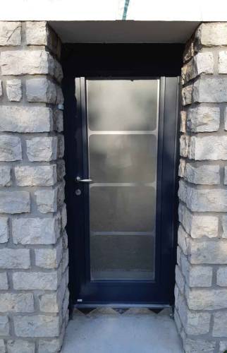 Porte alu, vitrage dépoli