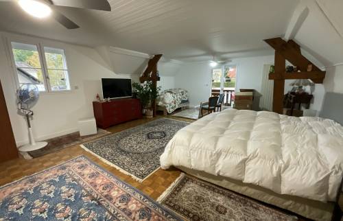 Rénovation chambre lambris blanc