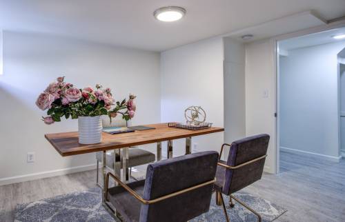 Décoration d’une alcôve de travail dans une salle de réunion à Paris 75