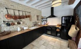 Cuisine, carrelage en pierre naturelle