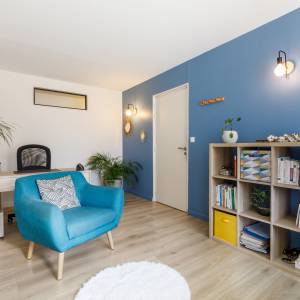 Parquet stratifié et vitrophanie sur façade pour cabinet médical – projet Mélissa Damianthe