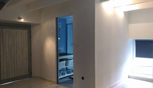 Espace salle de bain de style rétro sur le secteur de Ploufragan