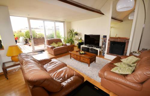 Pose parquet massif séjour sur terrasse sous mezzanine - Aubagne - 13400 - 