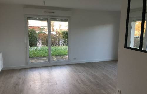 Revêtement de sol en lampes PVC clipsables façon parquet à Pleyben (29190)