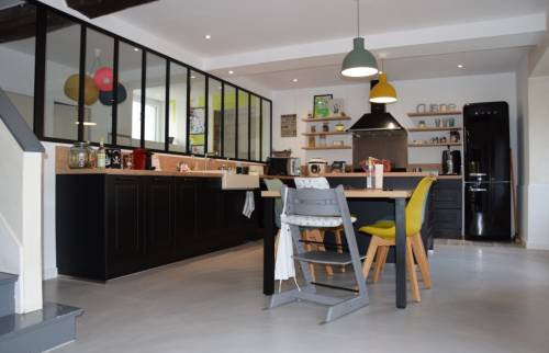 Aménagement d'une verrière d'atelier dans un appartement 