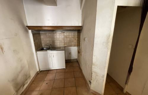 Démolition manteau cheminée cuisine et préparation coffrage VMC en appartement (13000)