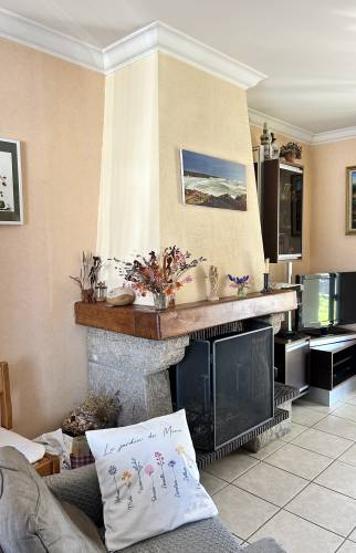 Ancienne cheminée avant démolition La Maison Des Travaux Bruz