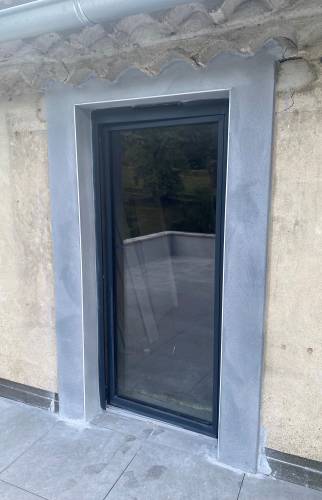 Accés à la maison depuis la terrasse 