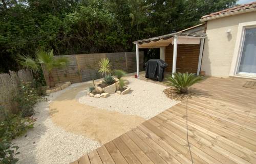 Espace vert aménagé La Maison Des Travaux Alès