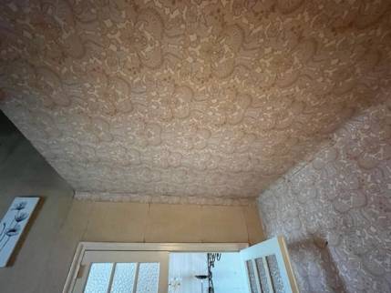 Plafond de chambre avant travaux de rénovation de mur et plafond - Nantes 44