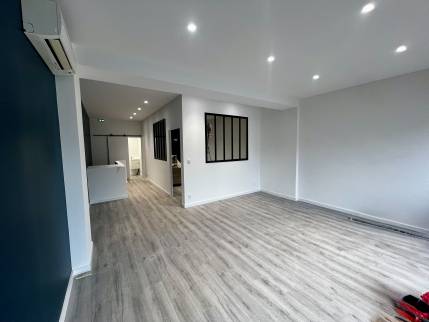 Remise en état d'une agence commerciale à Fréjus