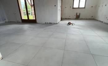 Pose d'un carrelage au sol à Domessin 