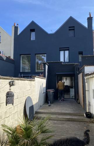 Deux maisons font plus d'espace pour une habitation