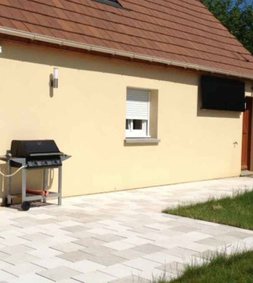 terrasse carrelée dalles en grès finition mate beige dégradé