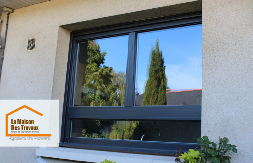 Remplacement de fenêtres à Héricourt : Optez pour des menuiseries élégantes et performantes. Travaux réalisés par La Maison Des Travaux de Vesoul.