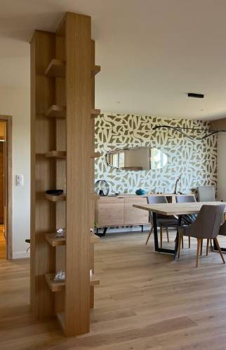 Salle à manger modernisée lors d'une rénovation d'intérieur à Écully (69130)