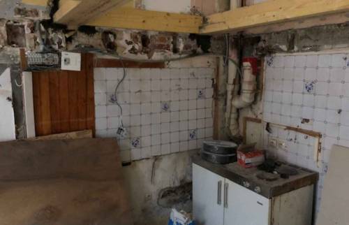 Cuisine avant travaux à Cabourg