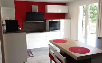 Cuisine changée, couleur blanc laqué, plan de travail granit à Sierentz