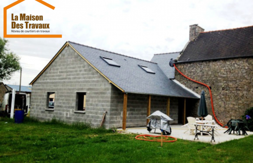 AVANT Côté arrière de l'extension garage et pose de la couverture - pose des menuiseries