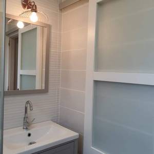 Agrandissement, rénovation et décoration d'une petite salle d'eau - CELINE JOUVANCEAU - La Maison Des Architectes