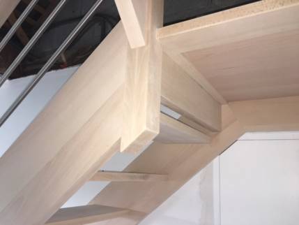Palier intermédiaire d'un escalier en bois - Nantes 44