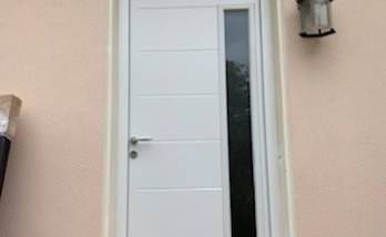 porte entrée en aluminium blanc Nîmes