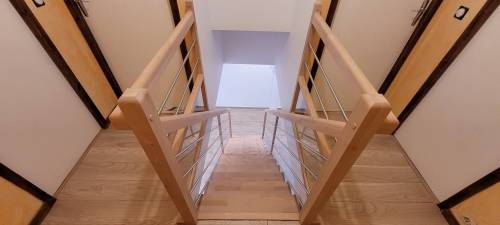 Installation d'un escalier intérieur dans une maison rénovée - Combs-la-Ville 77380