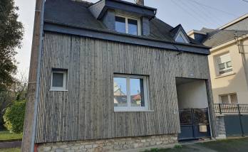 Bardage bois terminé après l’isolation par l'extérieur à Chantepie