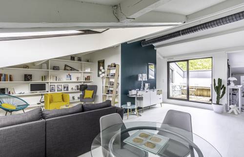 Salon après travaux de rénovation des peintures et sols