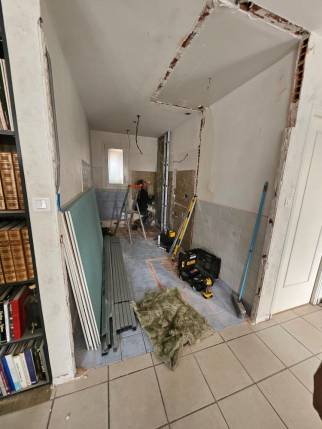 Travaux de rénovation de salle de bain en cours - Solliès-Toucas 83210