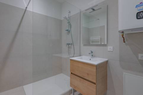 Lyon, quartier Vaise (69009) : rénovation complète d'un appartement ancien pour la location meublée