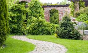 allée de jardin
