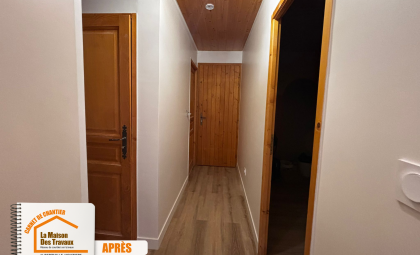 Cuisine moderne studio, Salle de bain rénovée, Salon rénové studio, Studio avec nouvelles fenêtres, Sols refaits studio, Éclairage moderne studio,