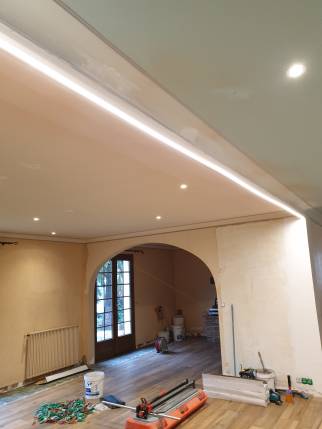 Ruban led au plafond