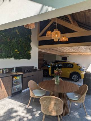 belle cuisine d'été en extérieur