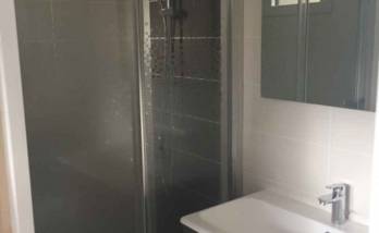 Réalisation d'une salle de bain dans une extension, à Brains 44
