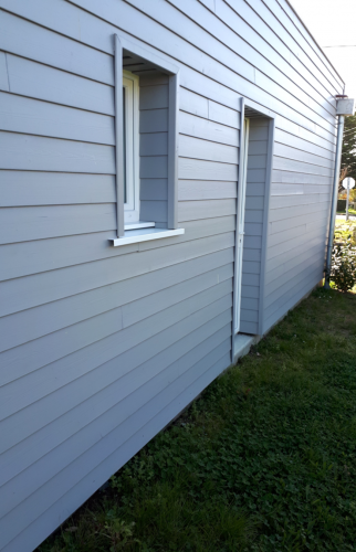 Bardage bois peint en gris