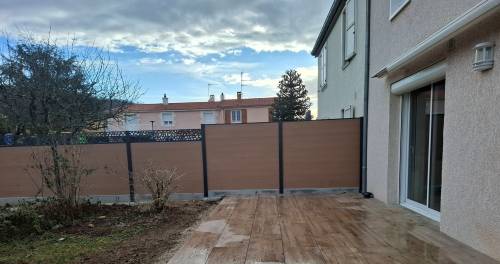 Installation d'une clôture en composite et aluminium - Ambérieu-en-Bugey 01500