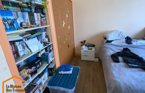 AVANT pièce servant de chambre d'appoint